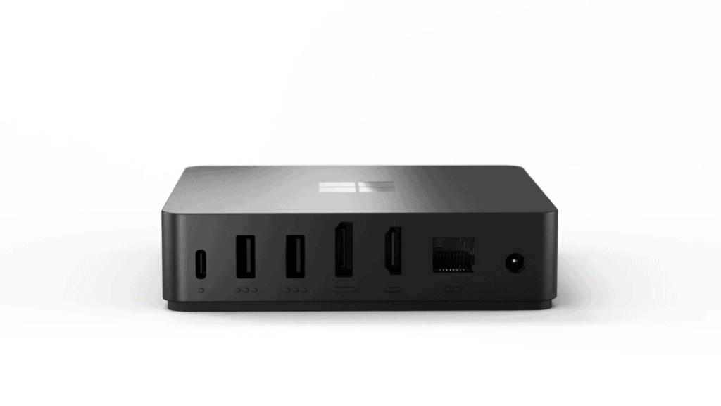 Connectique pour le moi assez complète pour ce nouvel appareil : USB-C, USB-A, DisplayPort, HDMI et même un port Ethernet.