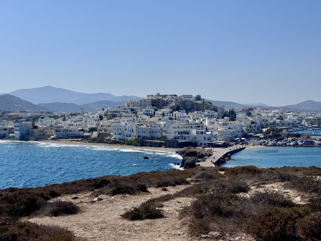 Vue de l'île de Naxos depuis le temple d'Apollon