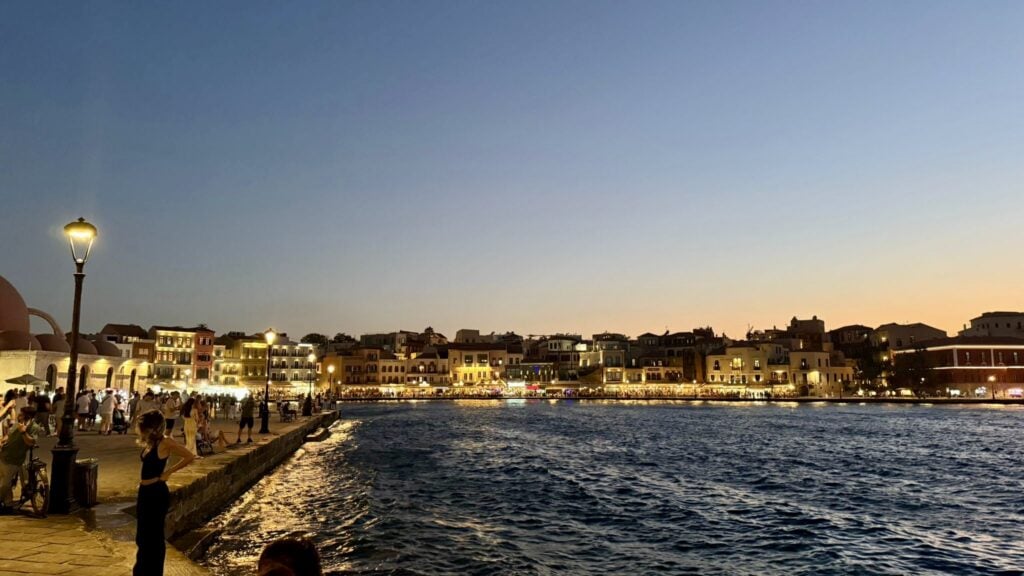 Magnifique vue du port de La Canée (Chania) en soirée