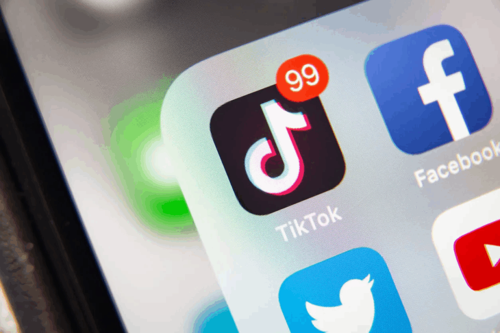 TikTok remplace ses modérateurs par l'IA au Royaume-Uni