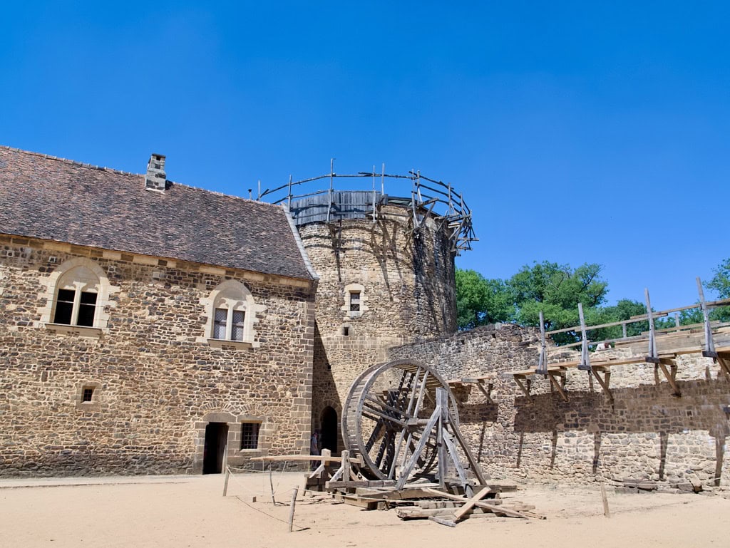 Chantier Guédelon pour la construction d'un château fort médiéval