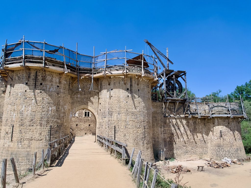 Chantier Guédelon pour la construction d'un château fort médiéval